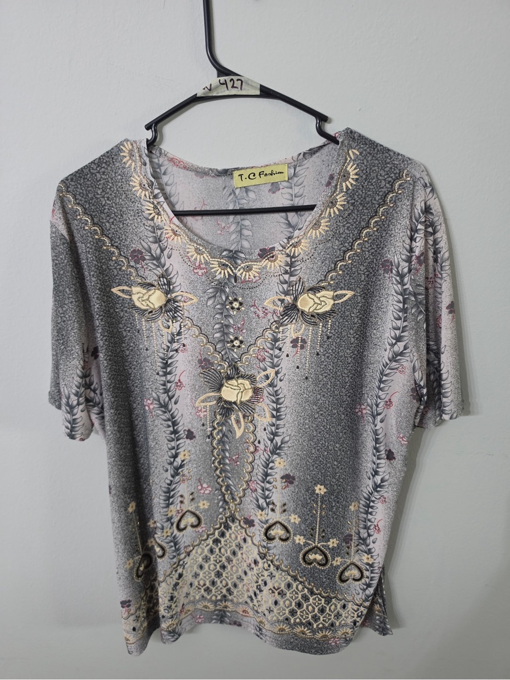 Women’s T.C. Fashion Gray Floral Embellished Short Sleeve Top